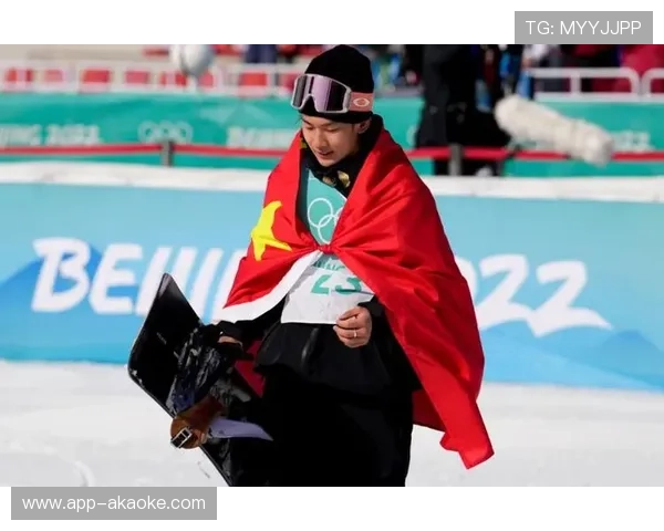 苏翊鸣单板滑雪大跳台世界杯云顶站夺冠，中国选手包揽金银牌