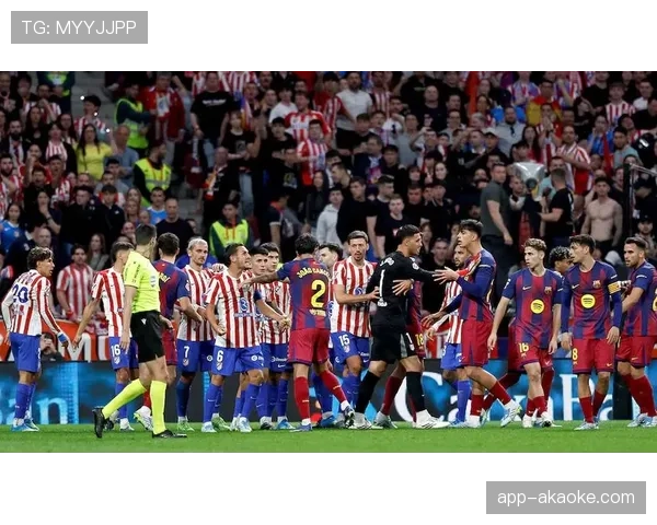 巴萨客场2-1逆转十人马竞，莱万绝杀助球队扩大领先优势